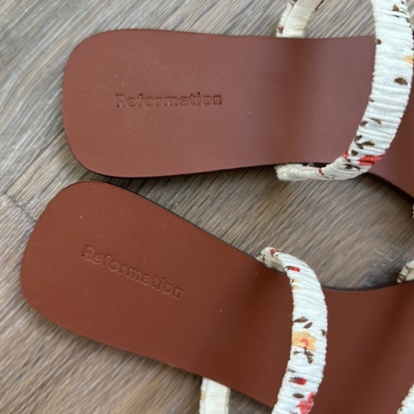 Reformation Bardia Ruched Strap Sandals in size 7 NWOT - Picture 2 of 9
